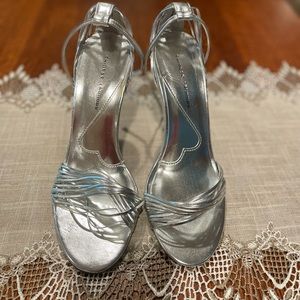 NWT Chinese Laundry Legendary Heels